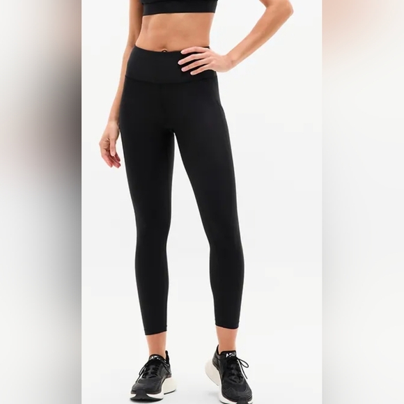 Athleta Pants - Athleta Classic High Rise 7/8 Black Leggings Size SP